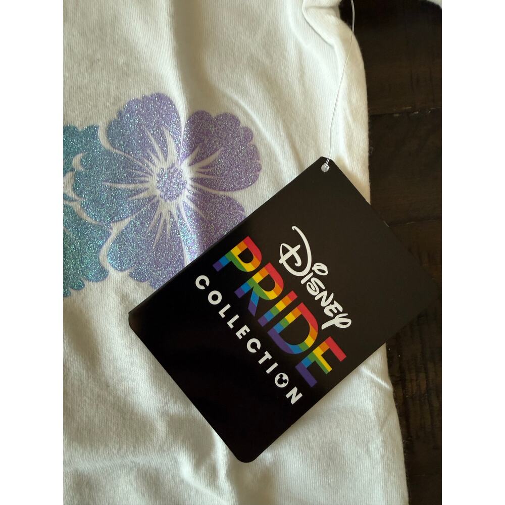 Disney Aulani Hibiscus Rainbow Flower T-Shirt Women’s Small - Picture 10 of 10